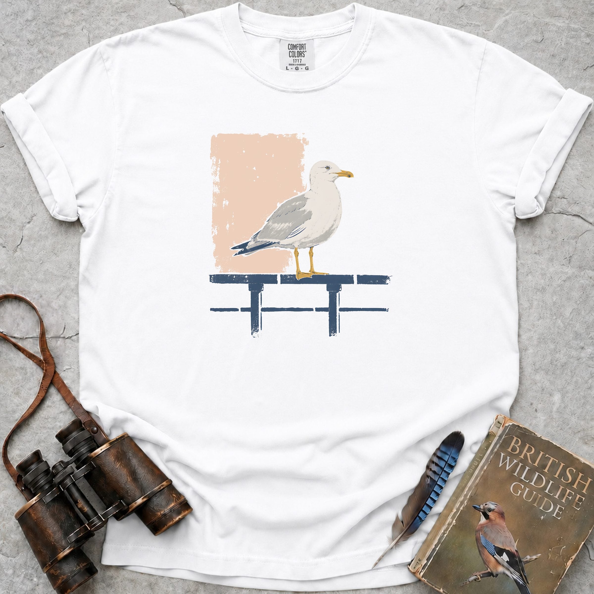 Attentive Seagull T-Shirt — white