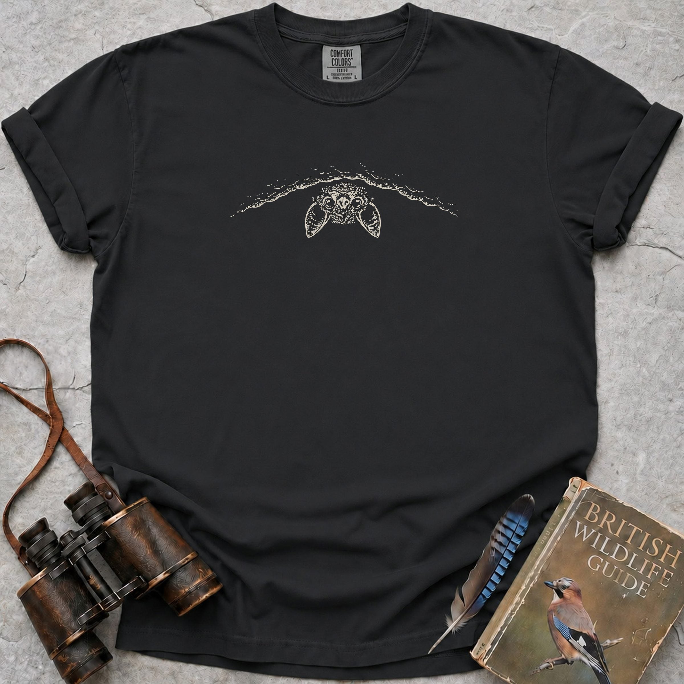 Peeping Bat T-Shirt — black