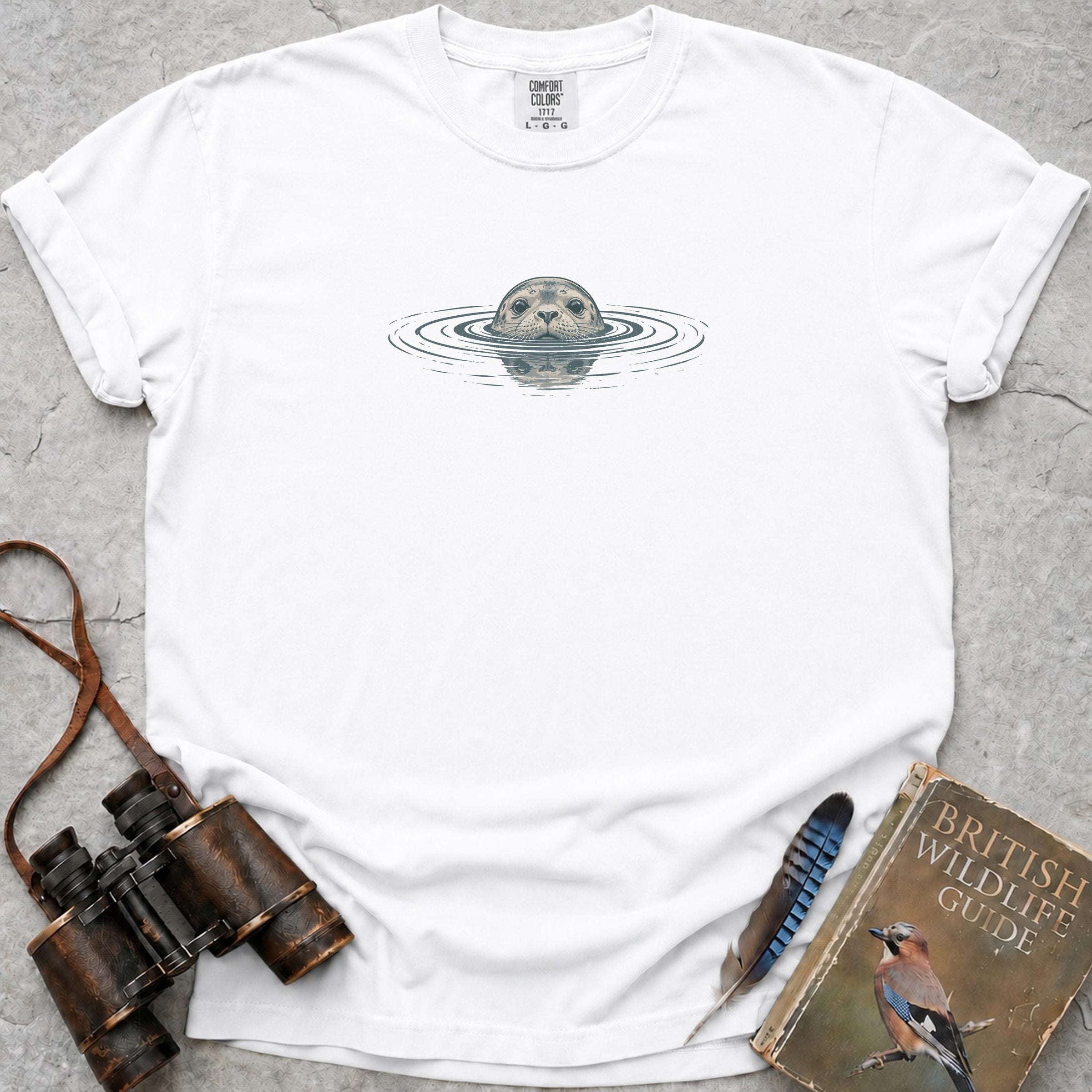 Peeping Seal T-Shirt — white